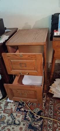 Lots of stuff. TV, ceramics,furniture