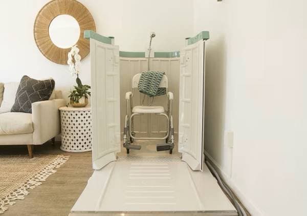 Shower Bay for disabled or elderly