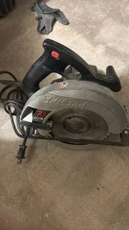 Liquidation sale sewing machines, fabrics, collectables and more