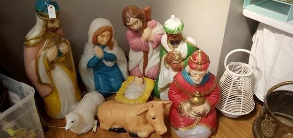 Buchanan's Antique Flea Market Sunday 1000