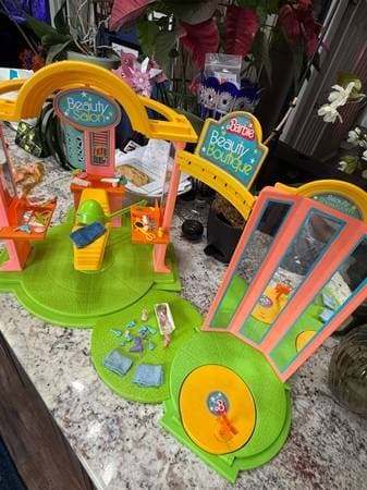 Lebanon lakeside landing community garage sale