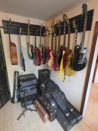 HUGE ANTIQUE/PAWN SHOP LIQUIDATION