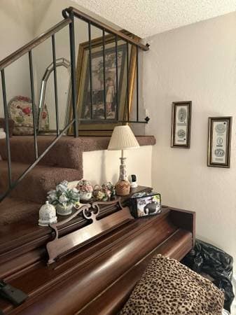 A Vintage Paradise: Antique Treasures, Pottery, China, Dolls, Holiday