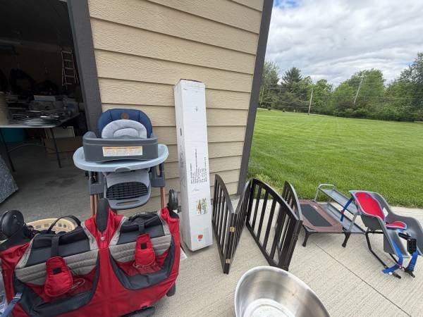 Multifamily garage sale