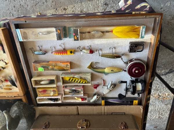 HUGE SAUGANASH NEIGHBORHOOD GARAGE SALE