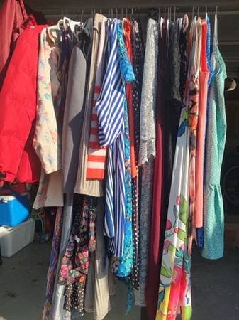 Garage sale in millstream crossing