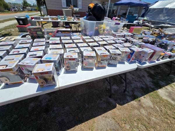3 DAY STORAGE LOCKER YARD SALE!!