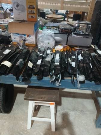 LooHuge Warehouse Sale