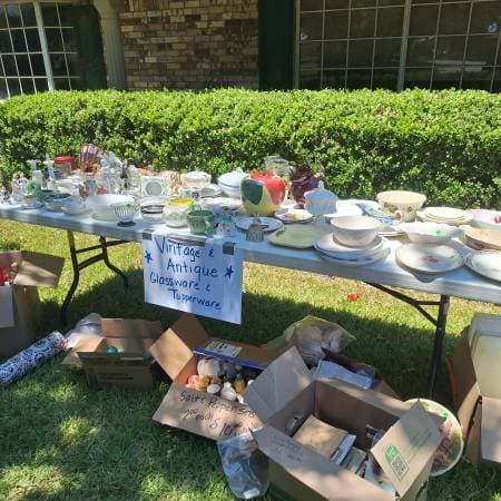 YARD SALE WITH Antiques