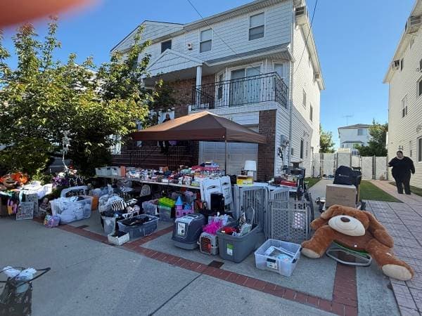 Yard sale day 1
