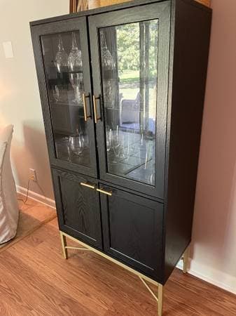 Contemporary Home Decor Estate Sale in Brentwood, TN